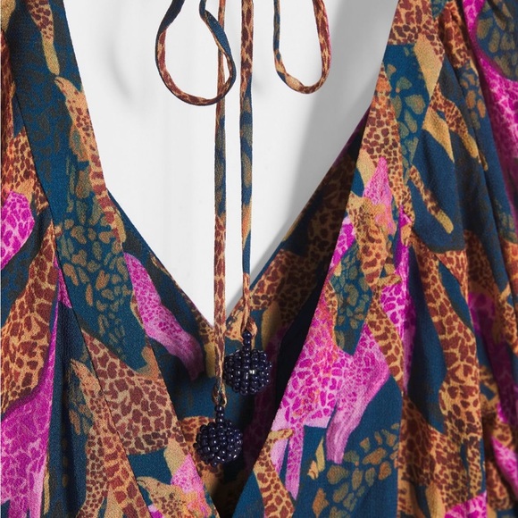 Farm Rio Jirafas Ruffled Blouse. - Picture 4 of 8